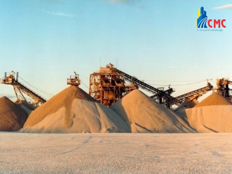 Các yếu tố ảnh hưởng đến giá cát xây dựng Hóc Môn
